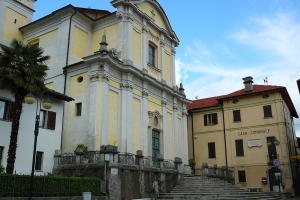 Marzio - Chiesa e municipio